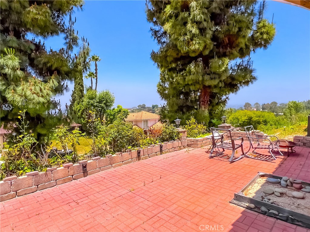 1506 S Fairway Knolls Road