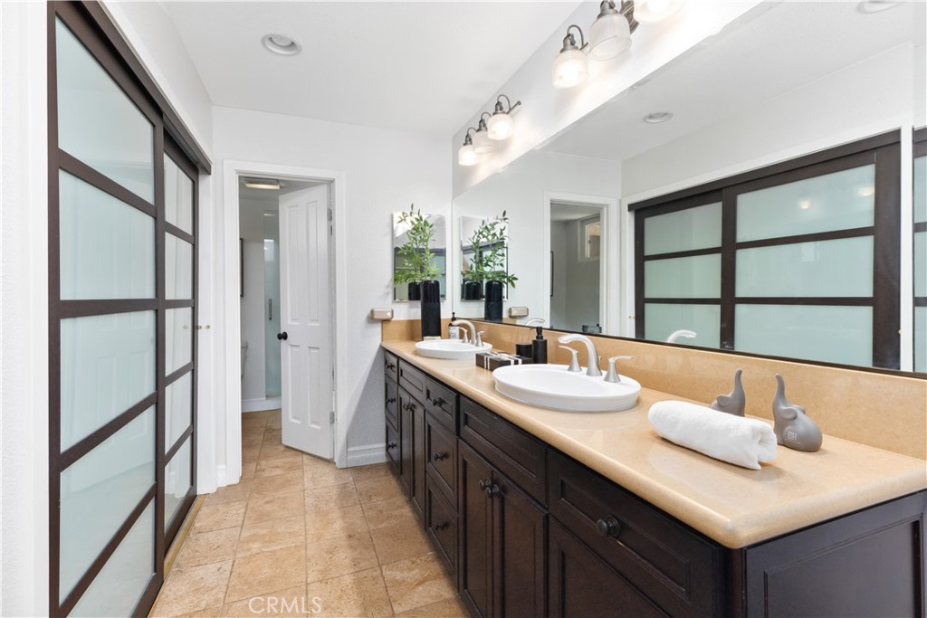 1506 S Fairway Knolls Road