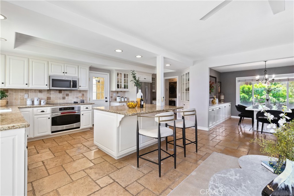 1506 S Fairway Knolls Road