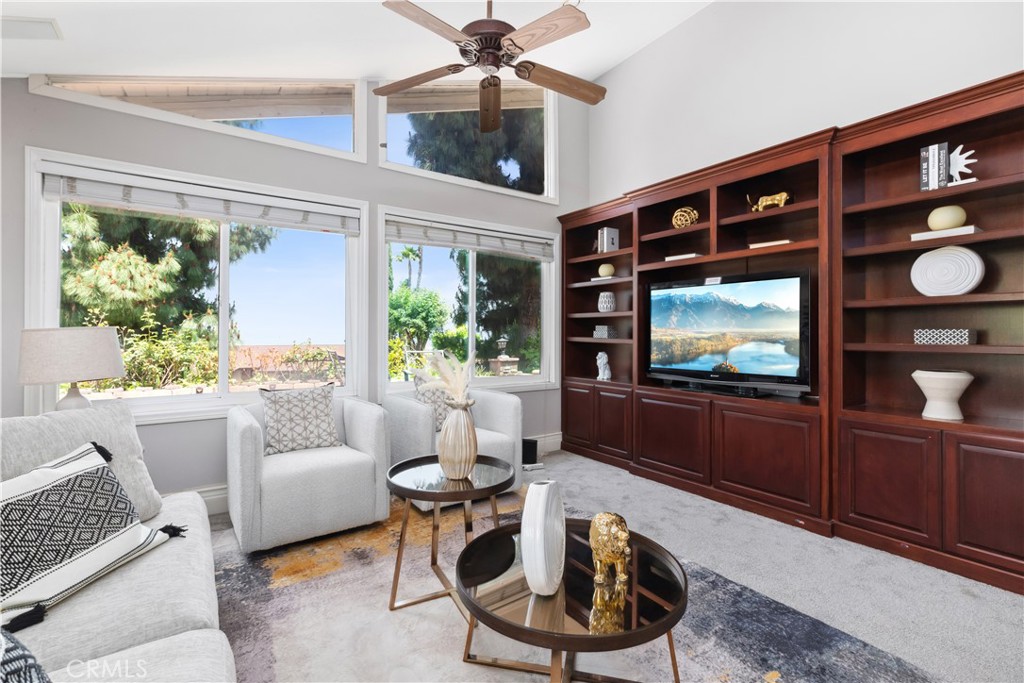 1506 S Fairway Knolls Road