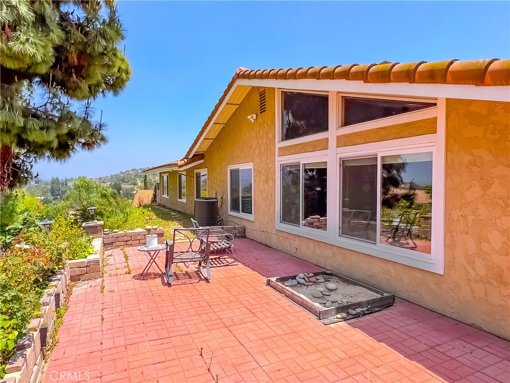 1506 S Fairway Knolls Road