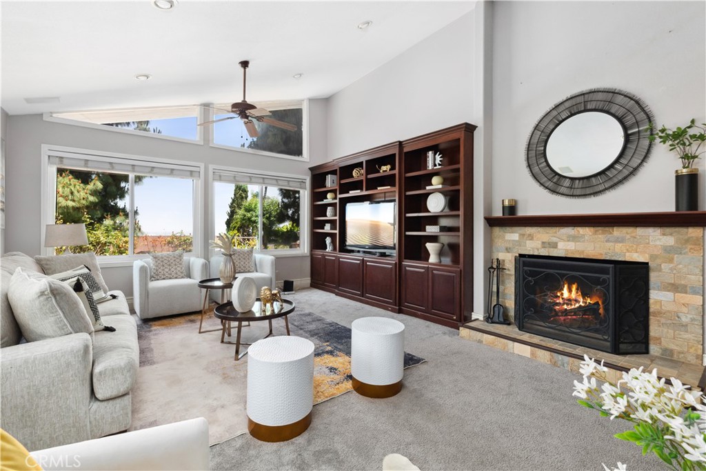 1506 S Fairway Knolls Road