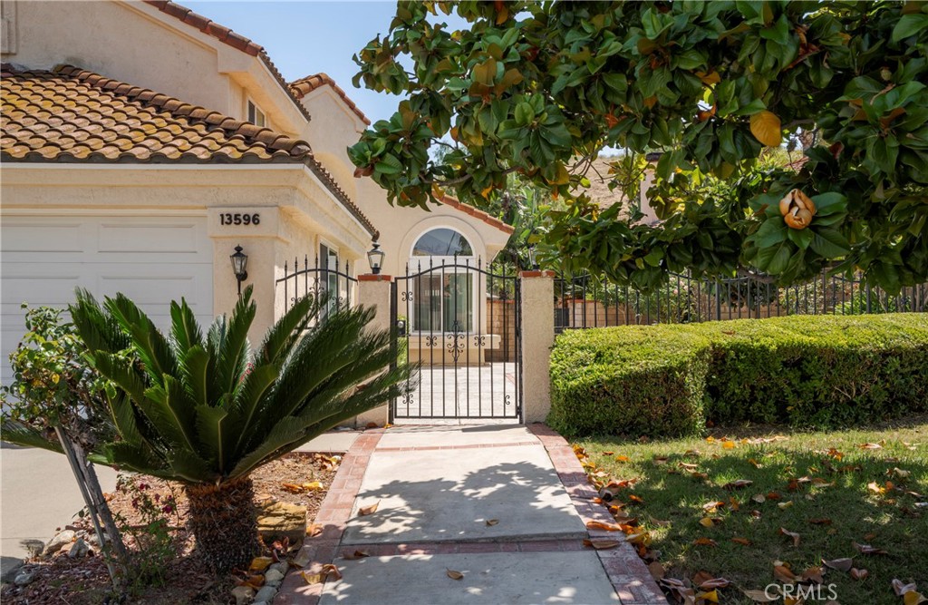 13596 Meadow Crest Drive