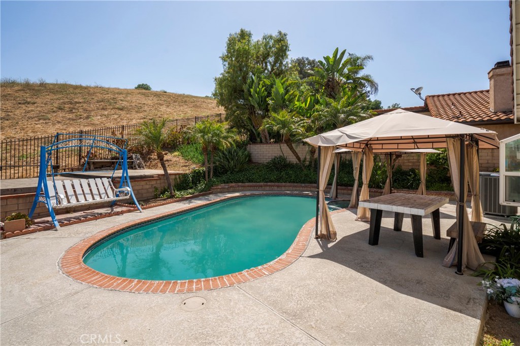 13596 Meadow Crest Drive