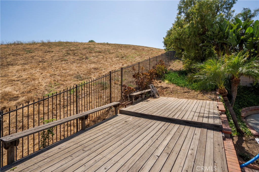 13596 Meadow Crest Drive