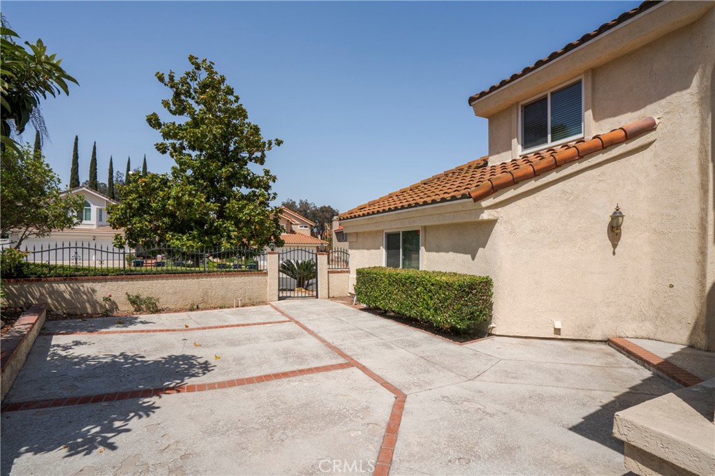 13596 Meadow Crest Drive