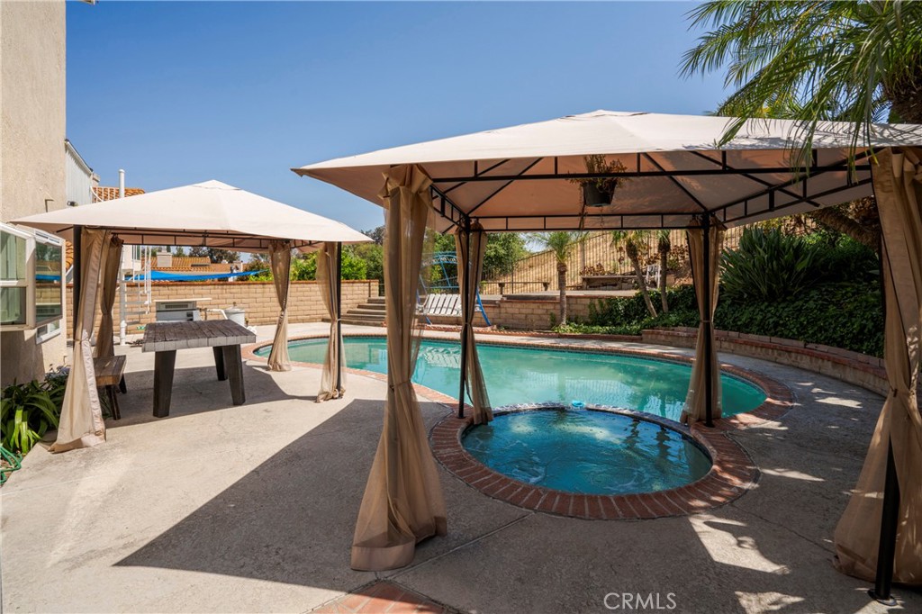 13596 Meadow Crest Drive