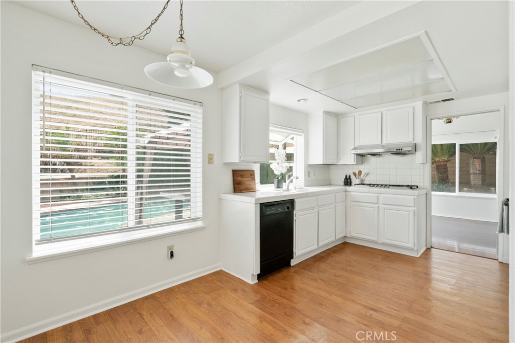 13596 Meadow Crest Drive