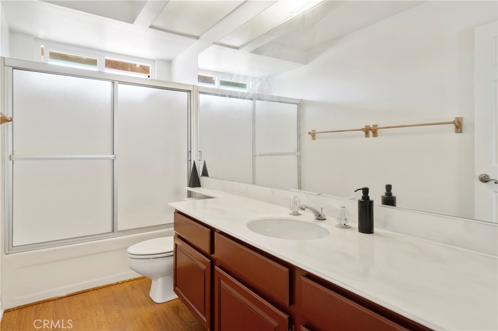 13596 Meadow Crest Drive