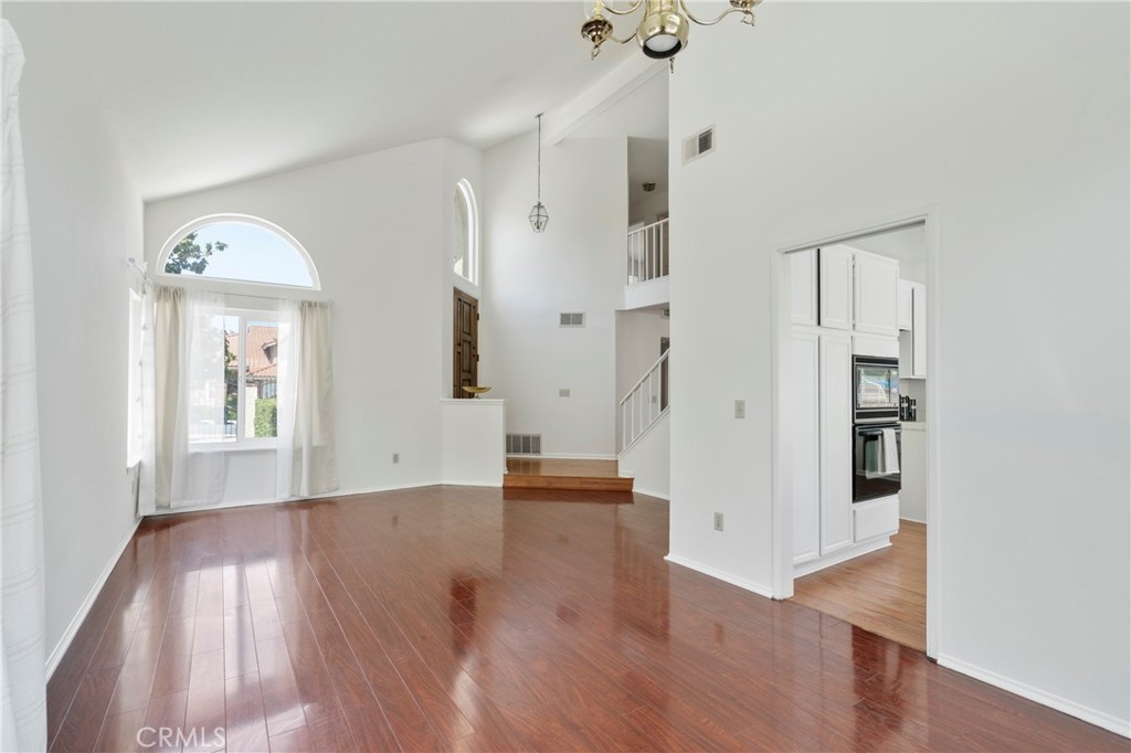 13596 Meadow Crest Drive