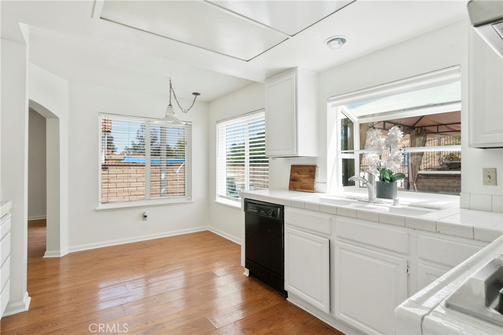 13596 Meadow Crest Drive