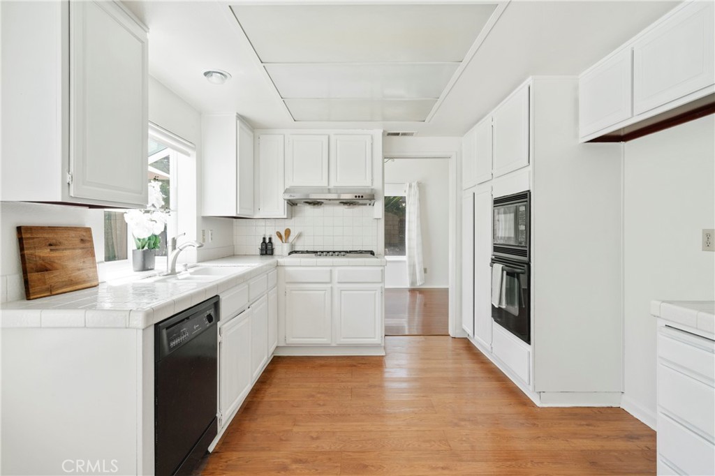 13596 Meadow Crest Drive