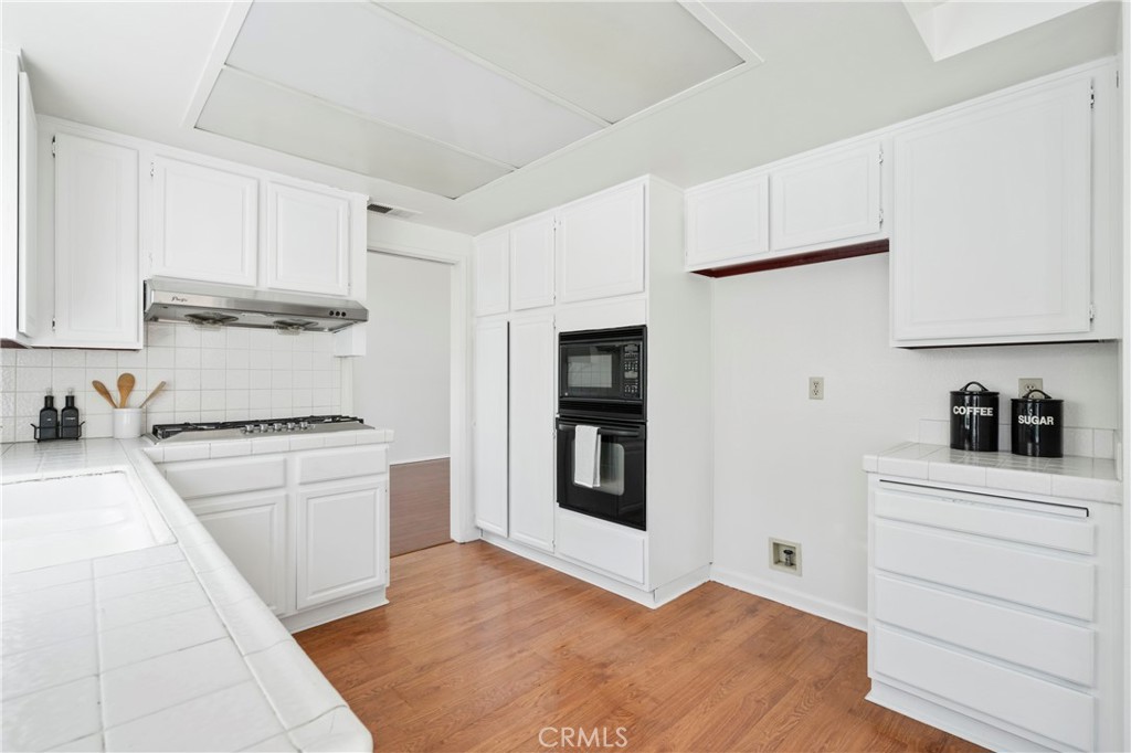 13596 Meadow Crest Drive