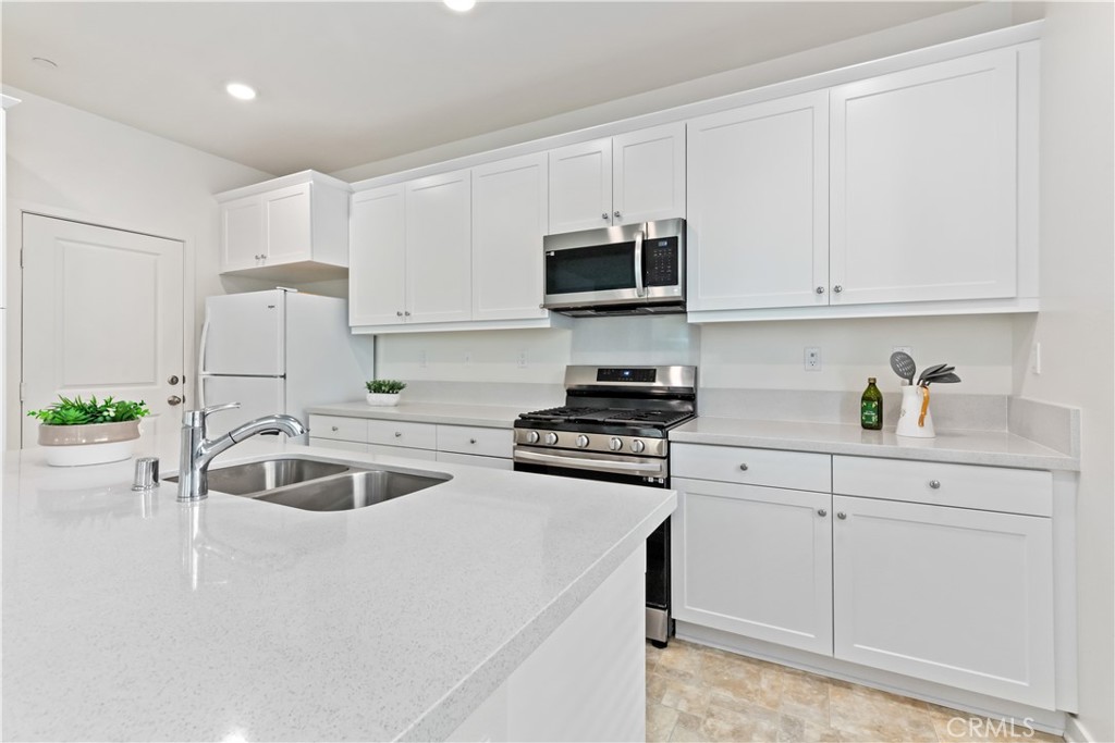 3078 Acebo Dr