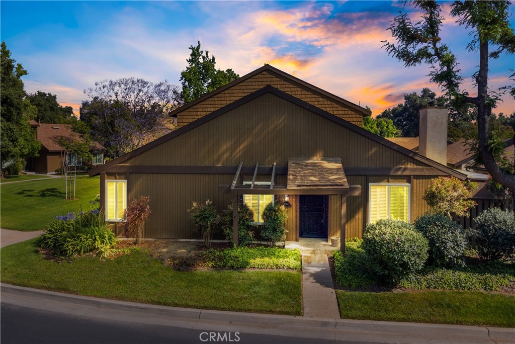 1268 Meadowglen Lane