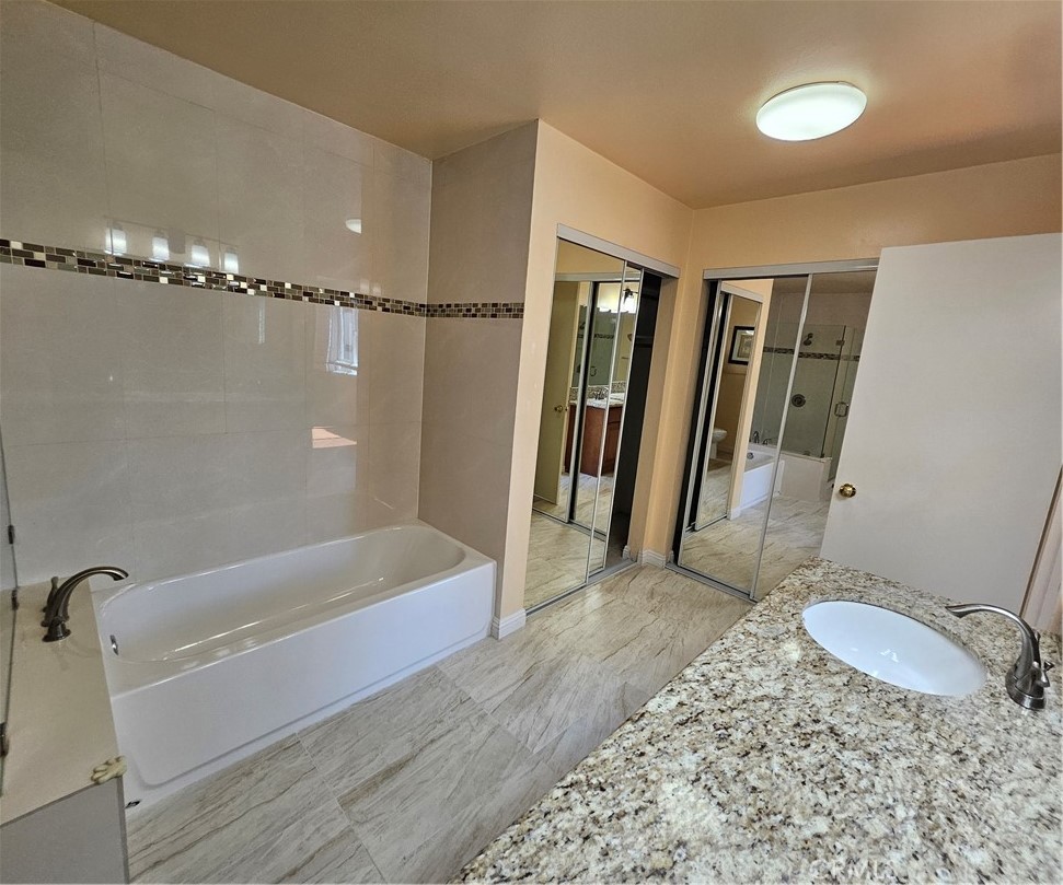 1136 Arcadia Avenue E