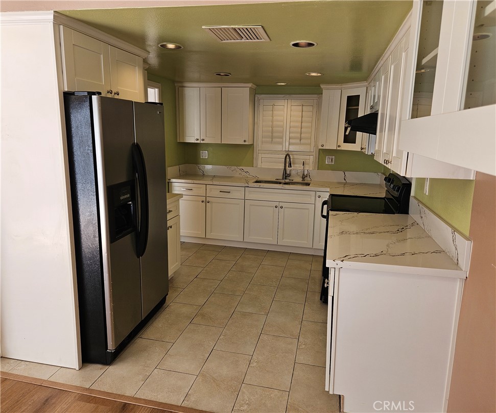 1136 Arcadia Avenue E