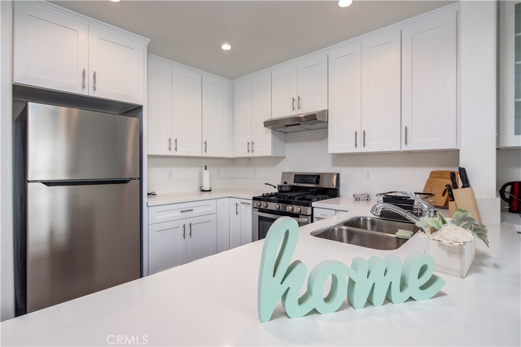 56 E Duarte Road 406