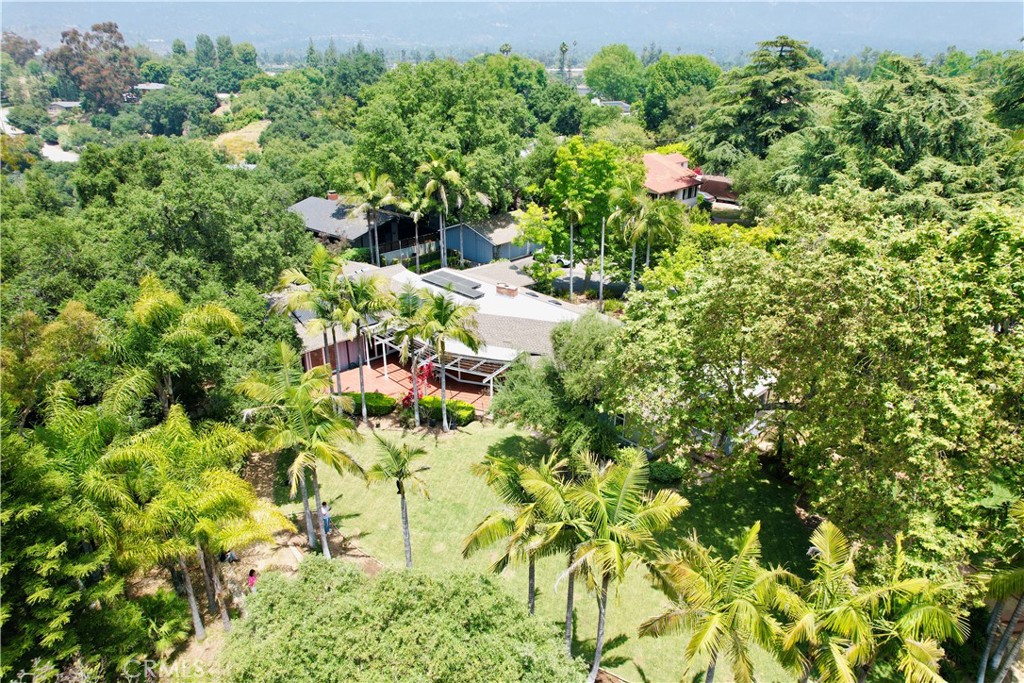 1777 La Cresta Drive