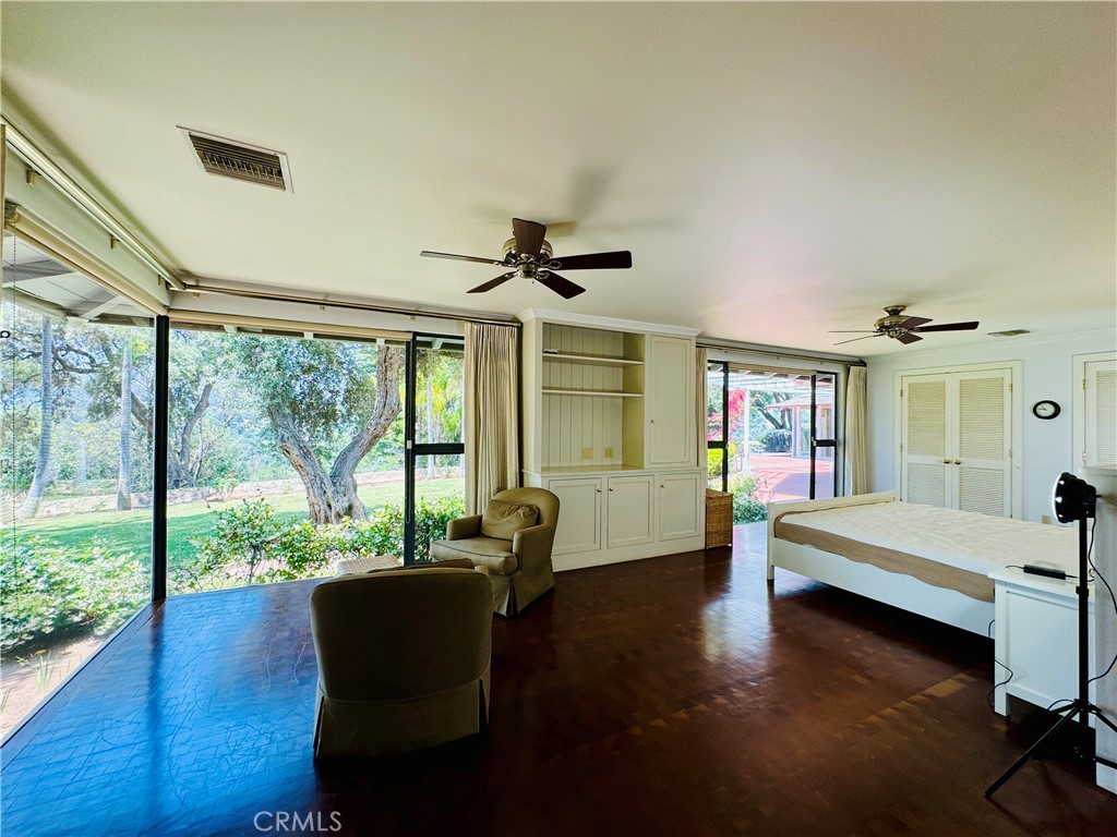 1777 La Cresta Drive