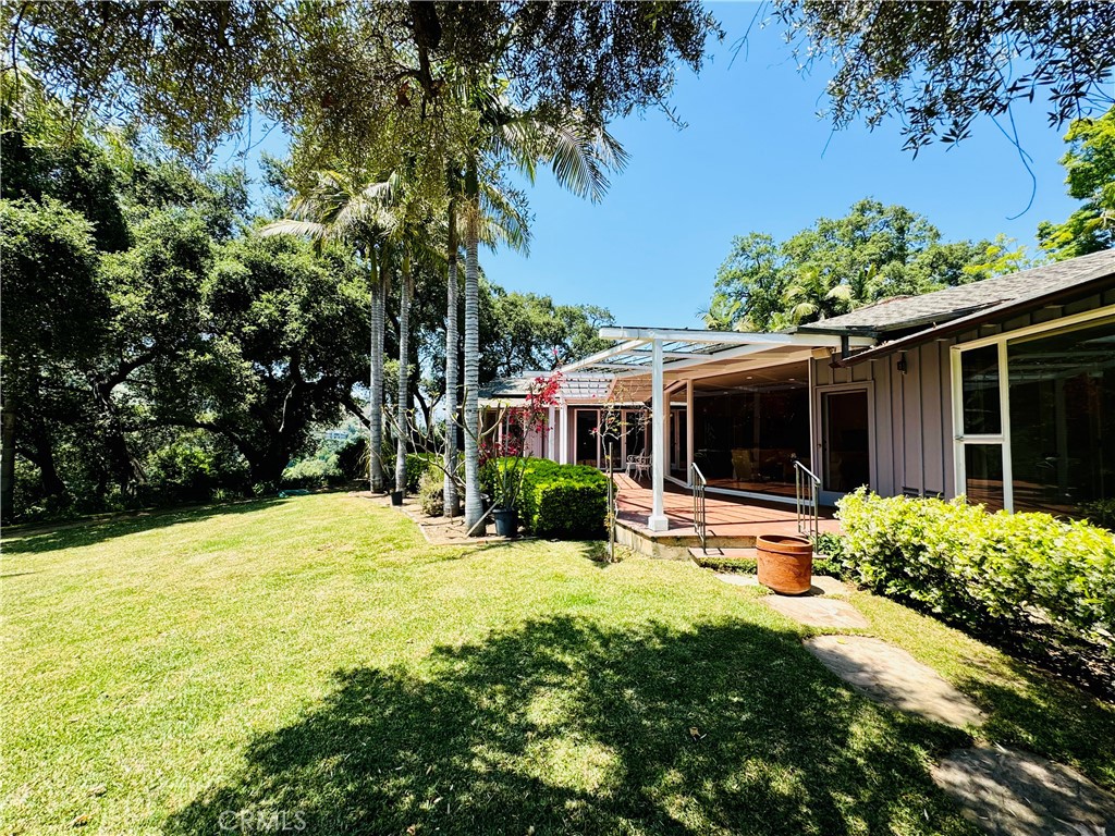 1777 La Cresta Drive