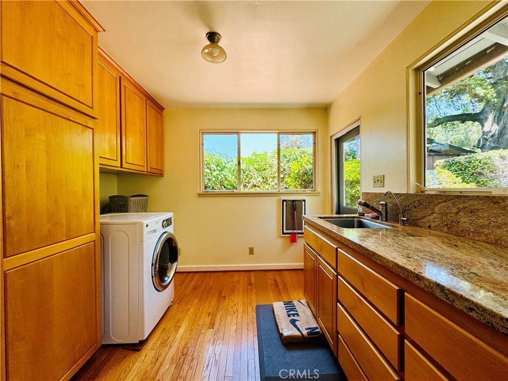 1777 La Cresta Drive