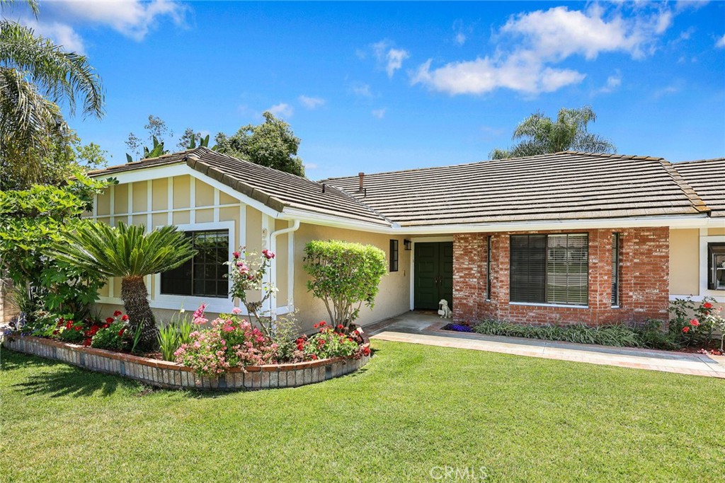 921 N Sea Biscuit Court