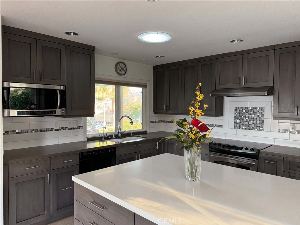 2513 Turquoise Circle