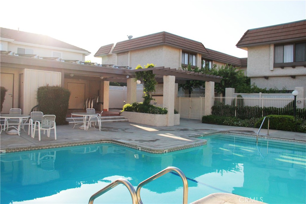 848 W Huntington Drive 21