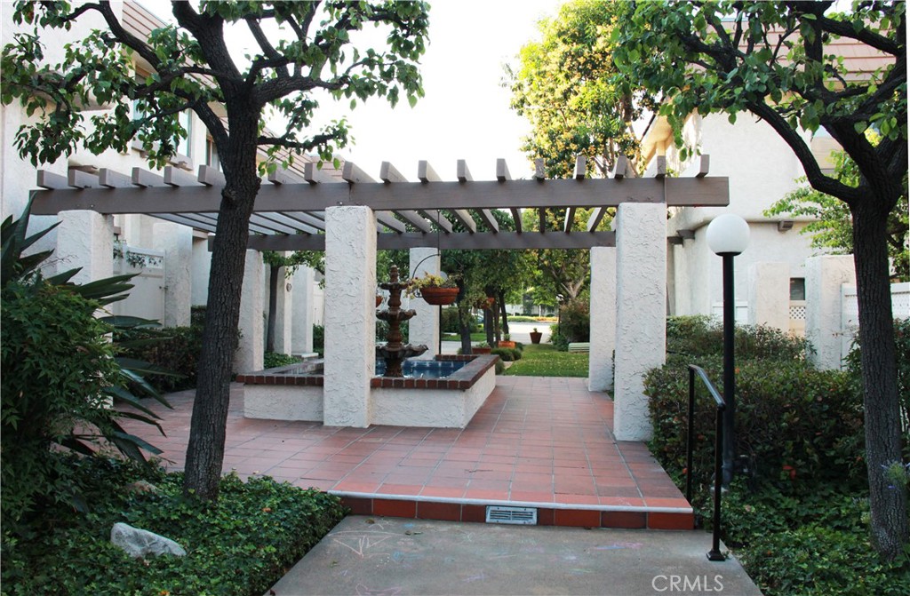 848 W Huntington Drive 21
