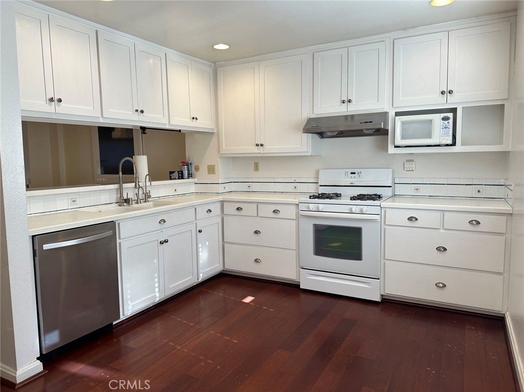 848 W Huntington Drive 21