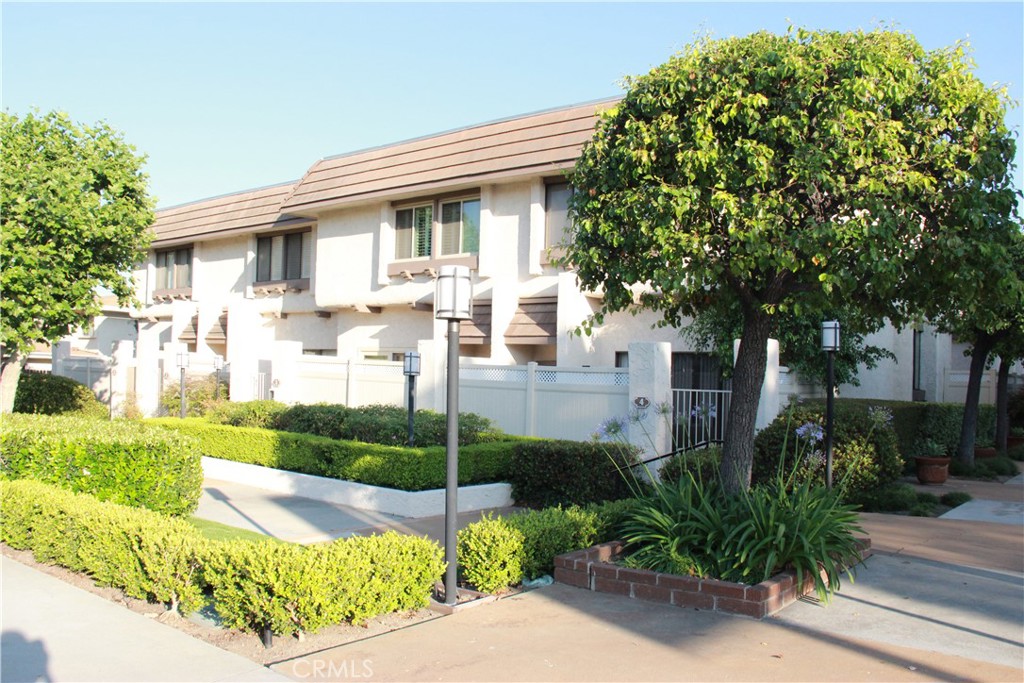848 W Huntington Drive 21