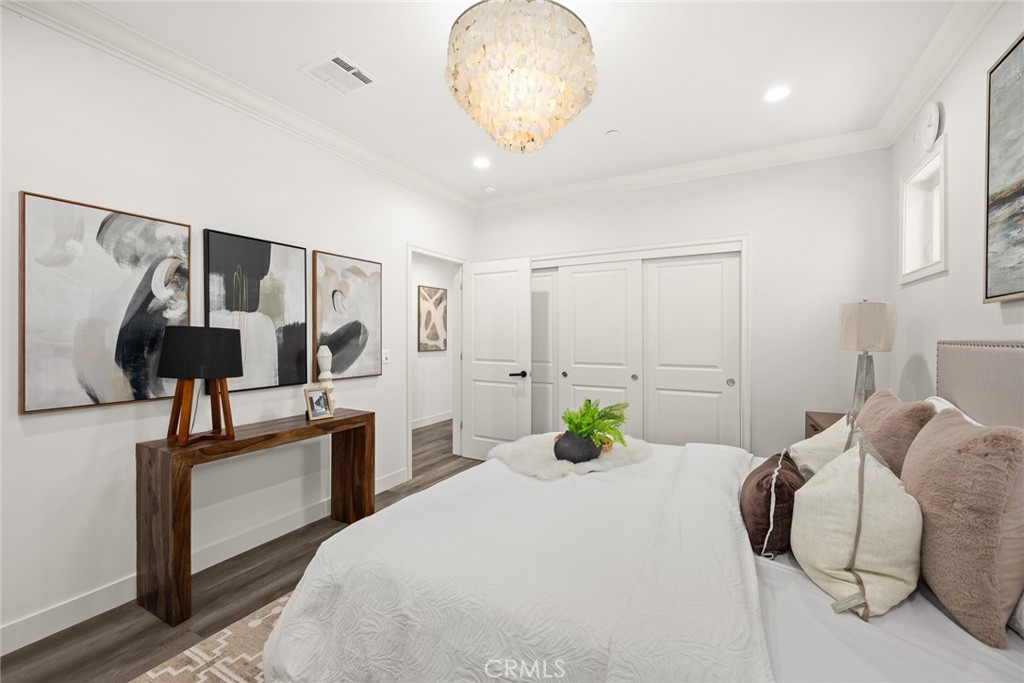 22 E Colorado Boulevard C