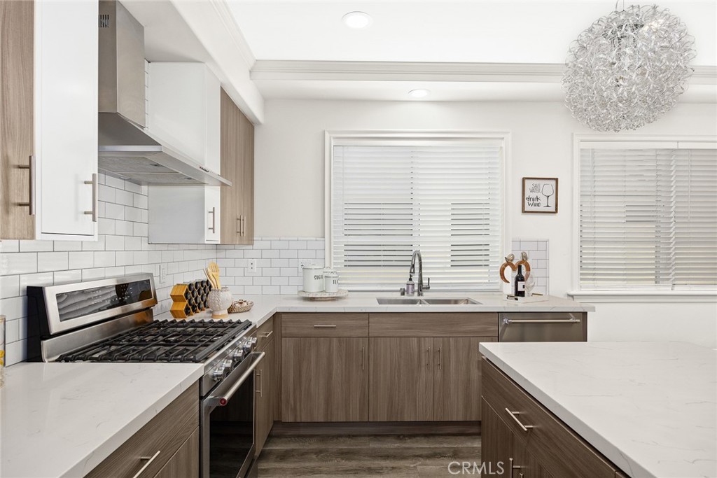 22 E Colorado Boulevard C