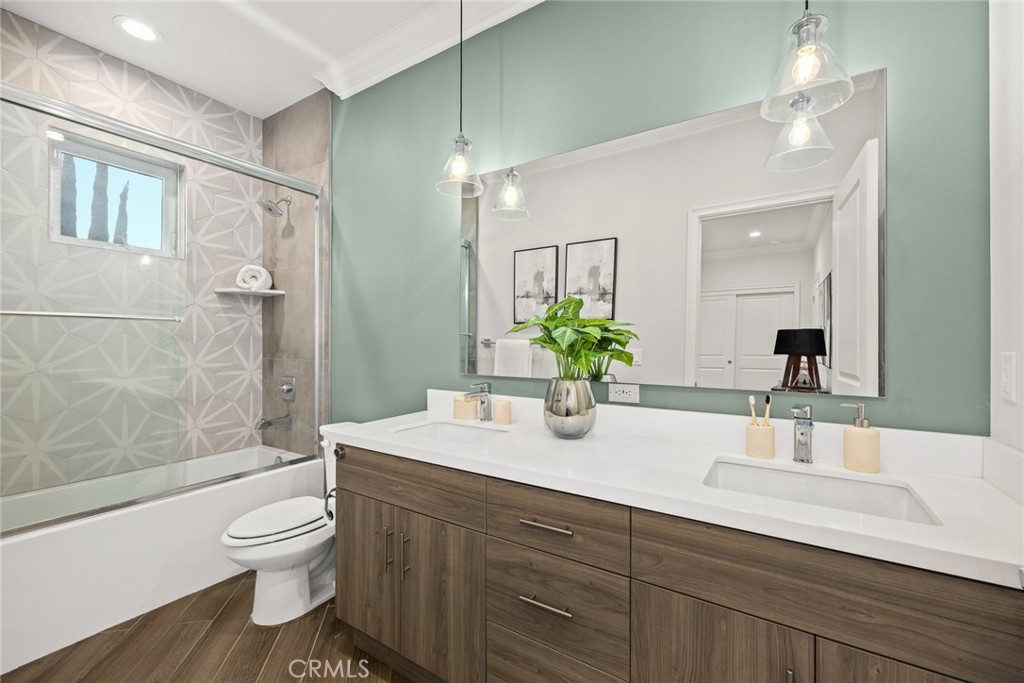 22 E Colorado Boulevard C