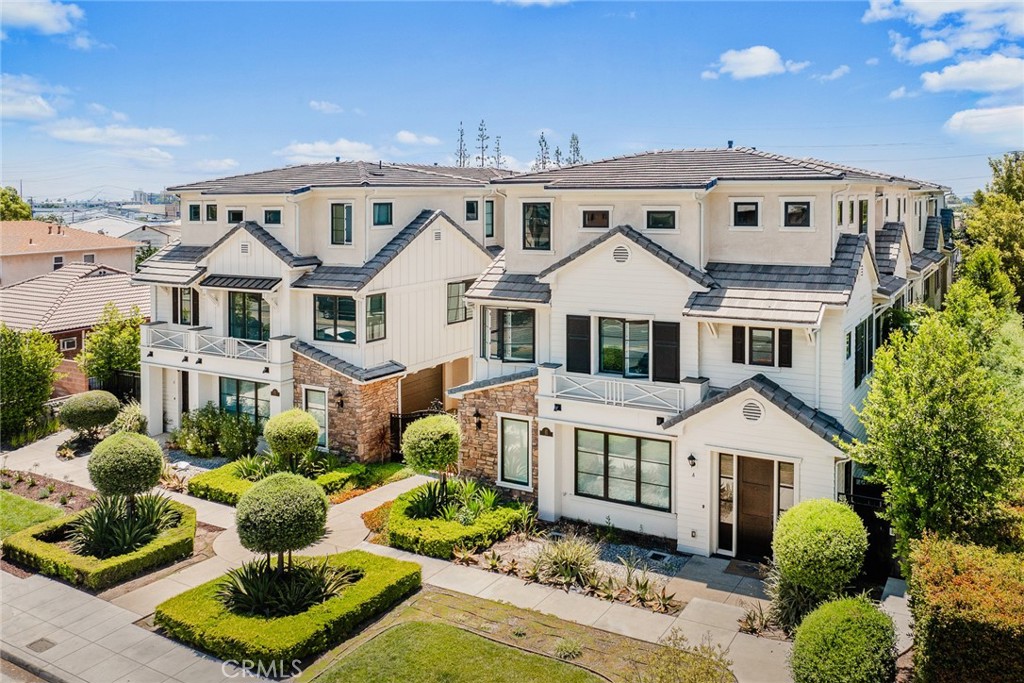 22 E Colorado Boulevard C