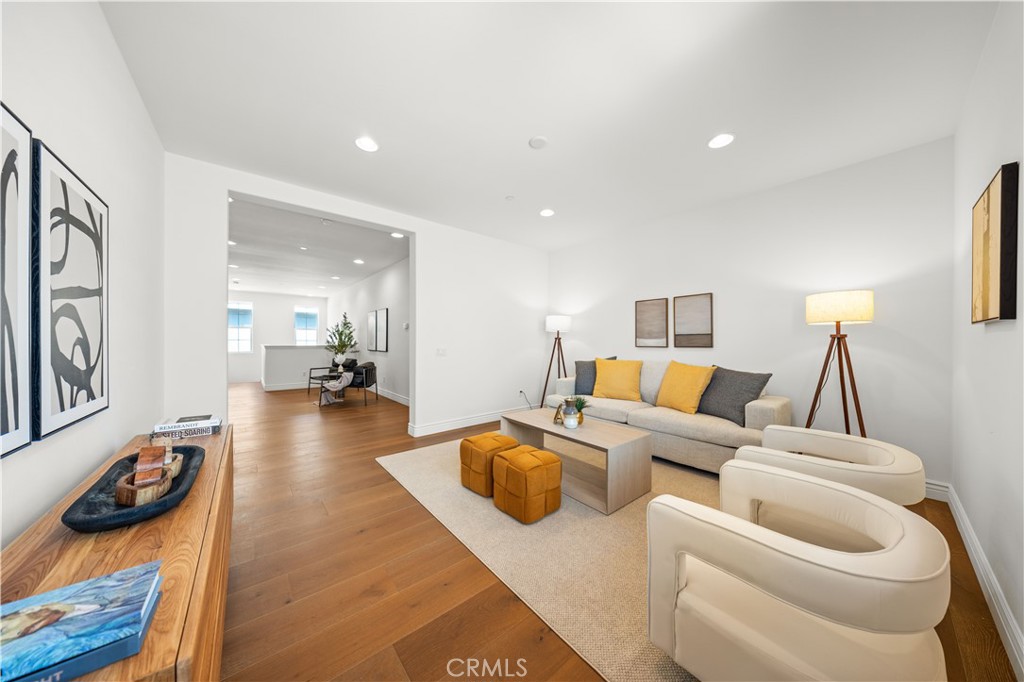 668 E Tangerine Street