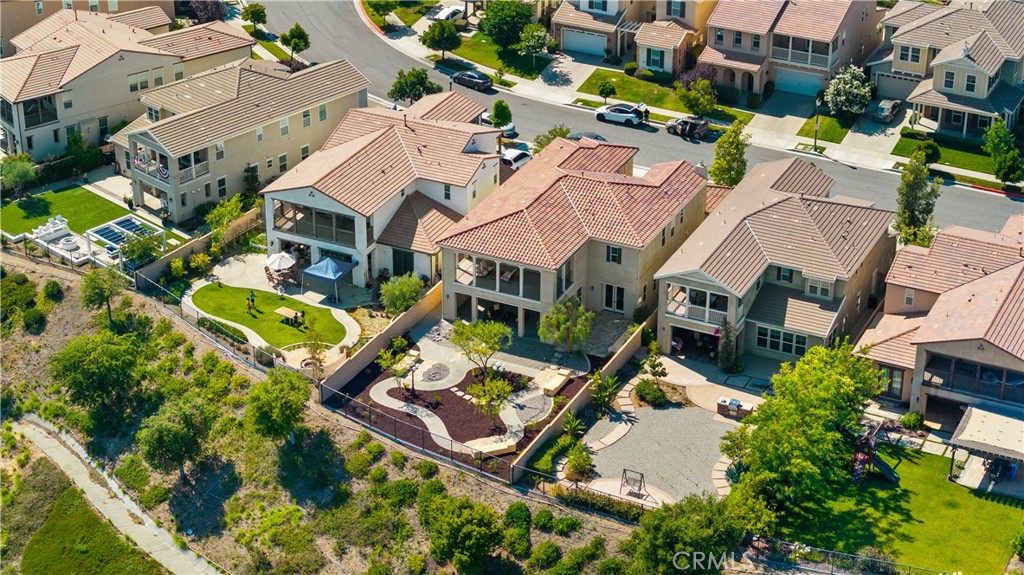 668 E Tangerine Street