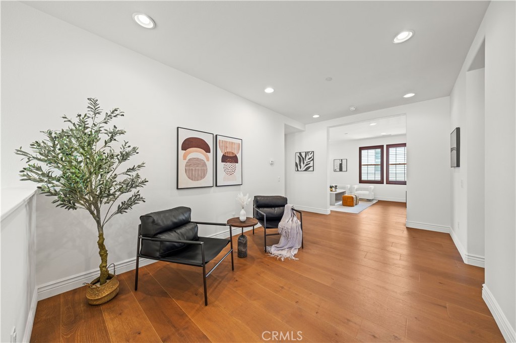 668 E Tangerine Street