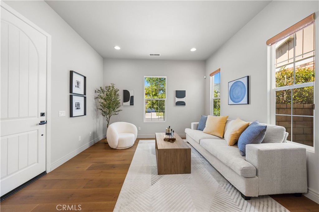 668 E Tangerine Street