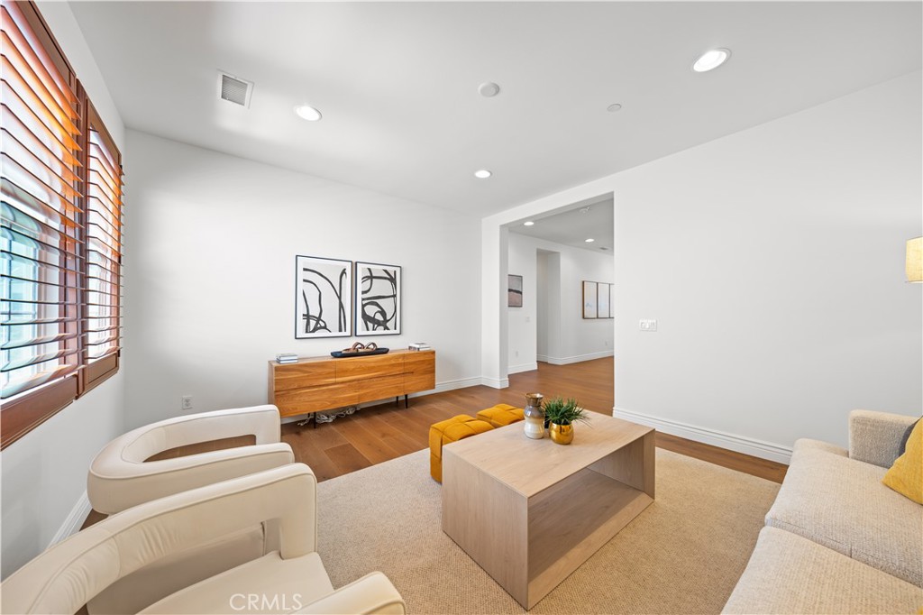 668 E Tangerine Street