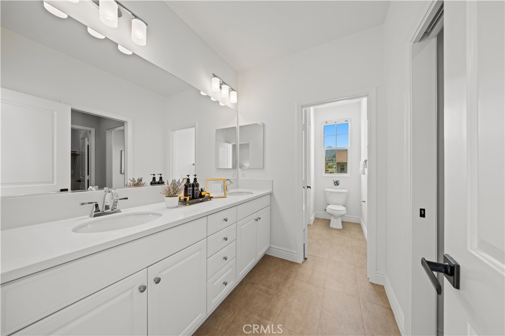 668 E Tangerine Street