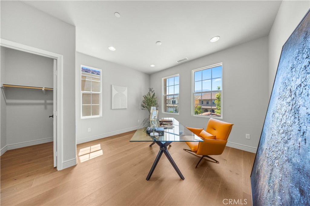 668 E Tangerine Street