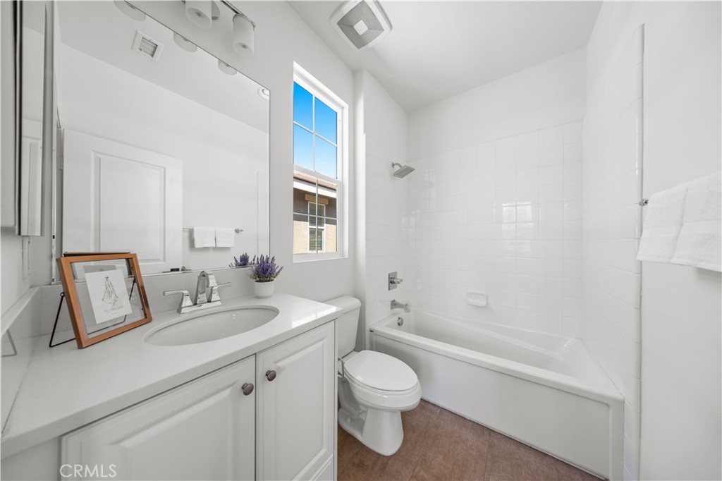 668 E Tangerine Street