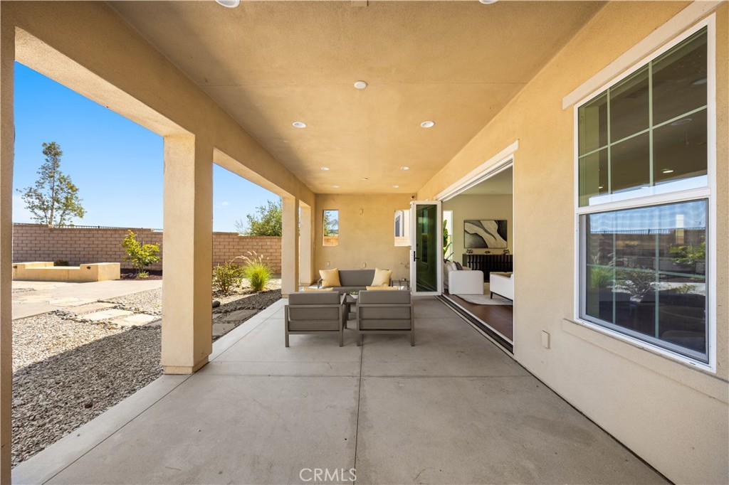 668 E Tangerine Street