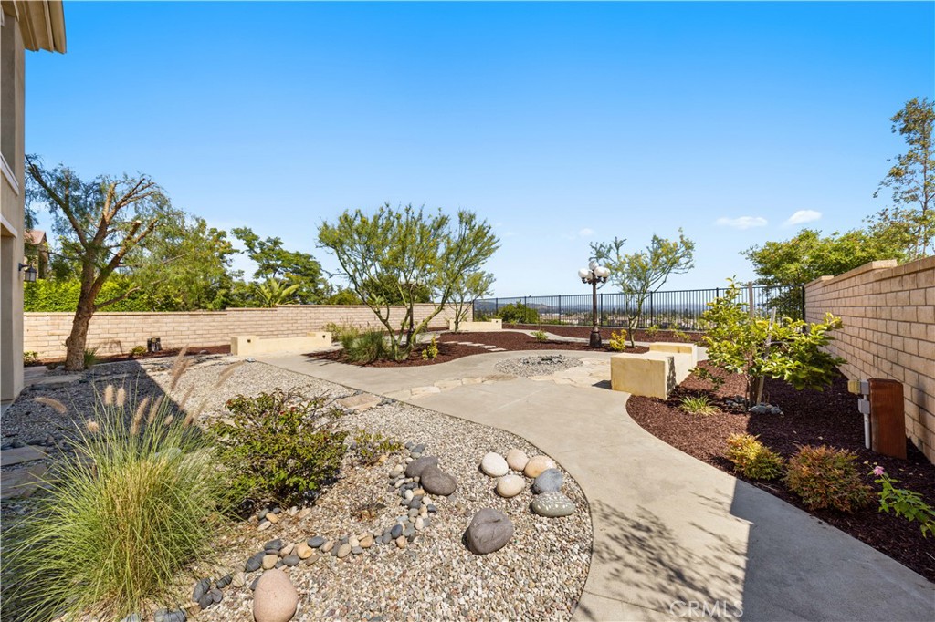 668 E Tangerine Street