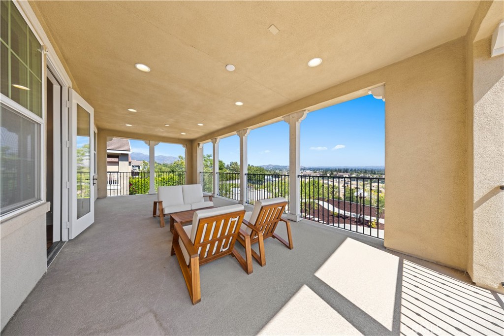 668 E Tangerine Street