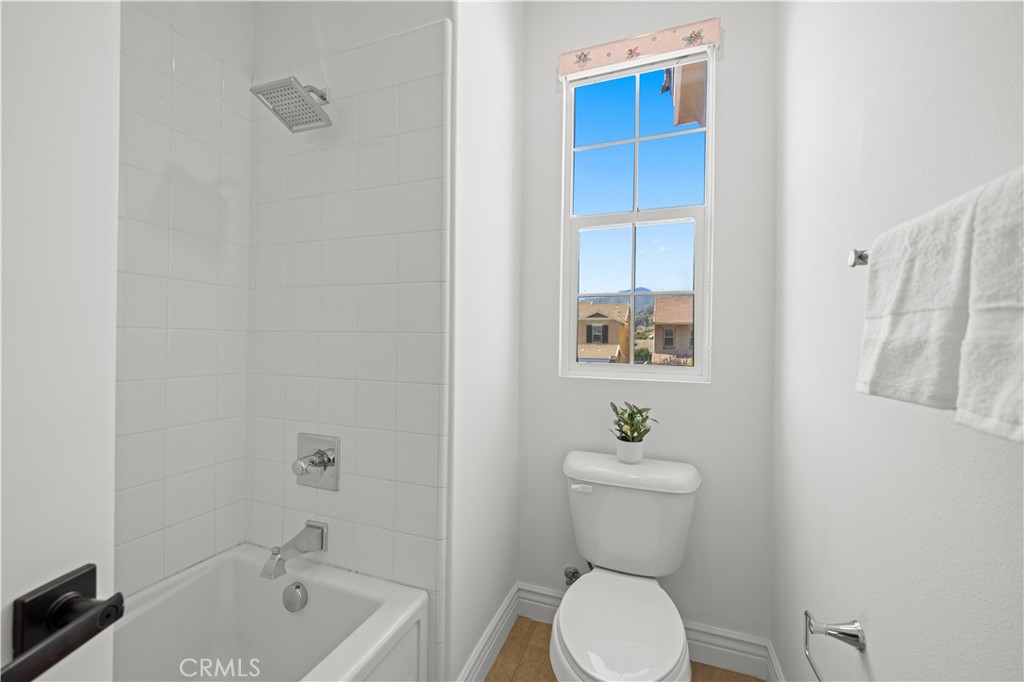 668 E Tangerine Street