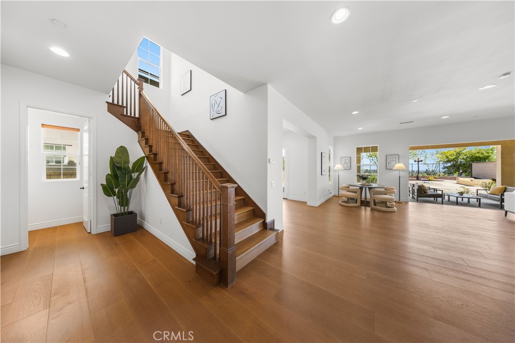 668 E Tangerine Street