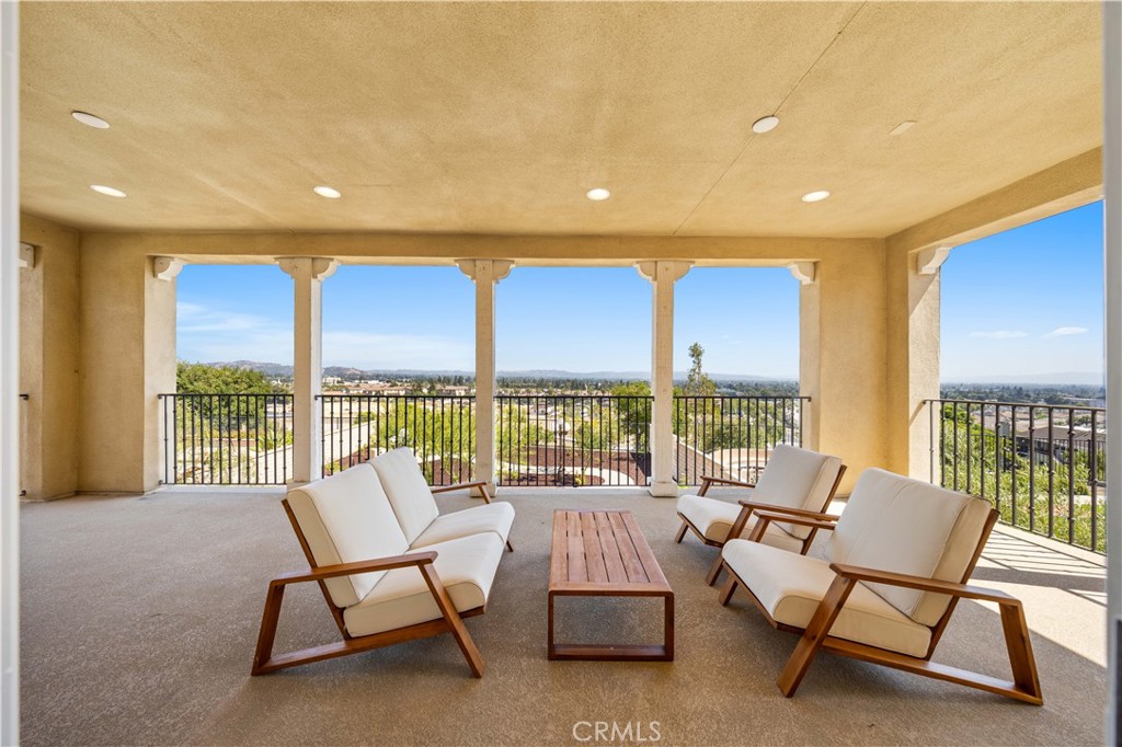 668 E Tangerine Street